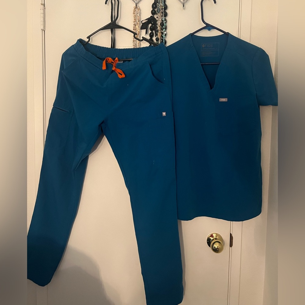 Figs Women uniform set in Caribbean blue